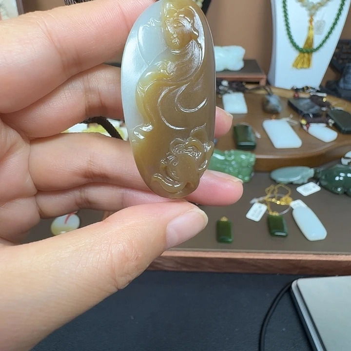 和田玉未镶嵌颈饰