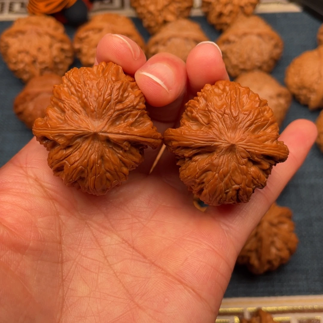 文玩核桃把件38山地石子球正磨