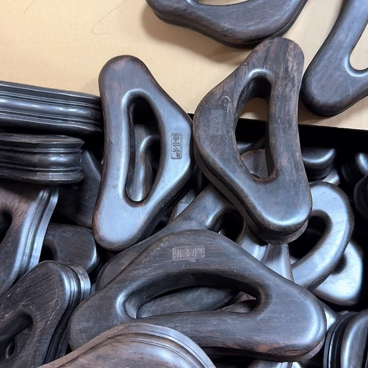 紫光檀木三角推板瑕疵