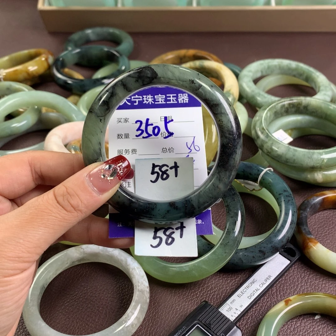 蛇纹石玉手镯未镶嵌3505
