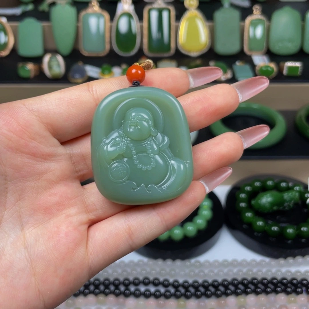 和田玉未镶嵌颈饰·粉青佛公