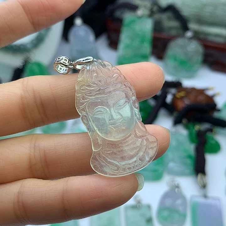 翡翠未镶嵌吊坠(赠链)