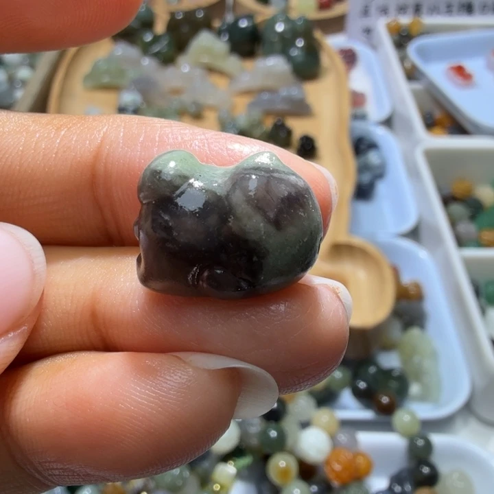 和田玉未镶嵌珠宝奇石