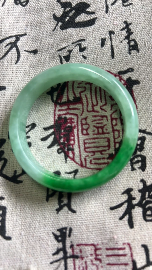 F2385-五二+缅甸冰润飘绿翠翡翠手镯女款手工
