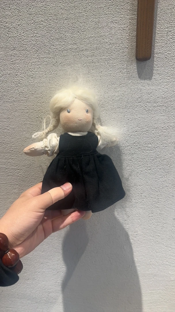 子田推荐~儿童纯手工娃娃黑色衣服