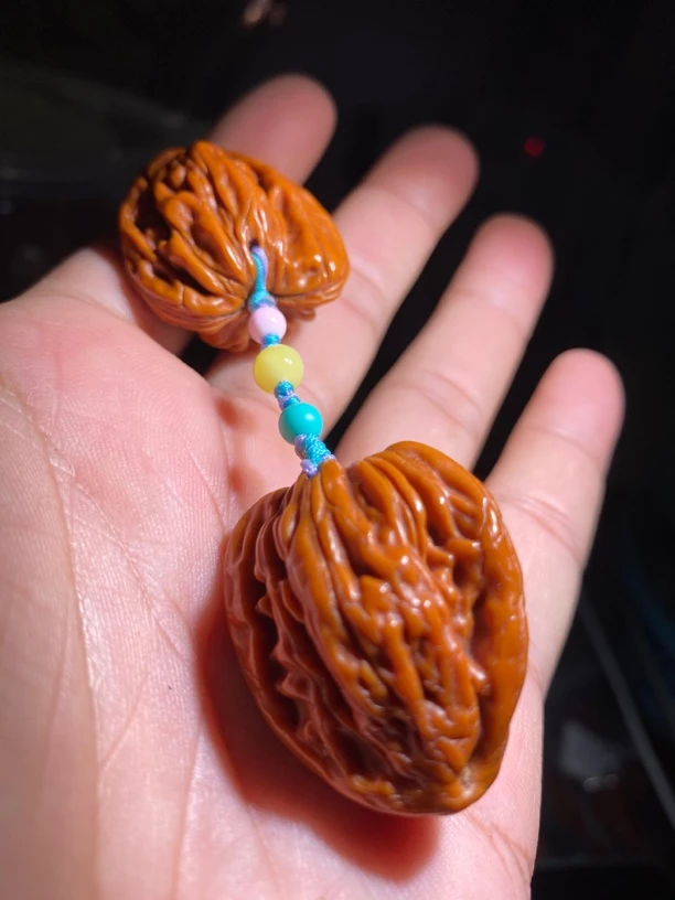 一物一图（038）：异形核桃四座楼双节棍文玩核桃尺寸30 左右