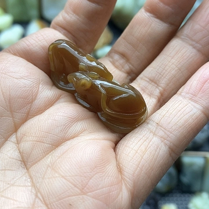 颈饰未镶嵌和田玉（糖玉）等*来