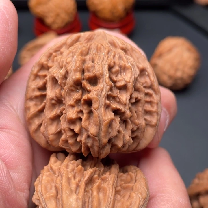 台***丁文玩核桃把件四座楼