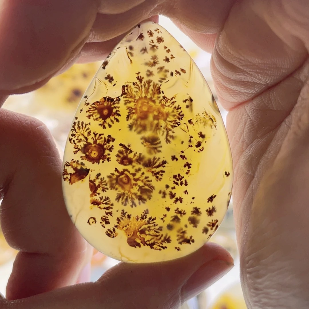 玛瑙/玉髓未镶嵌珠宝奇石