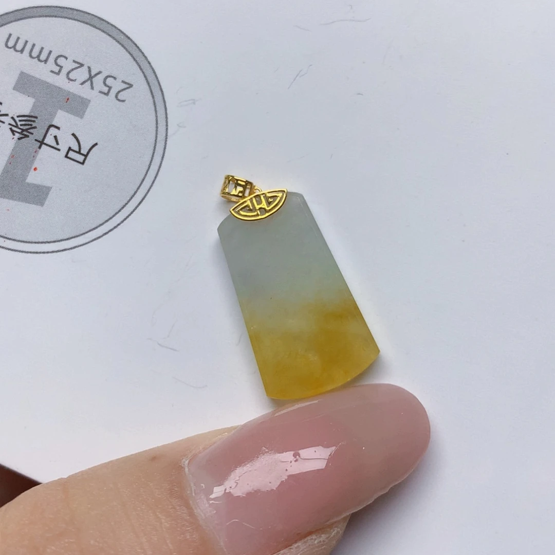 颈饰18K金镶嵌翡翠