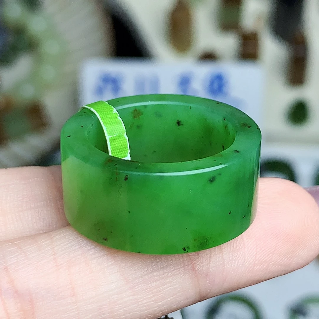 未镶嵌戒指和田玉