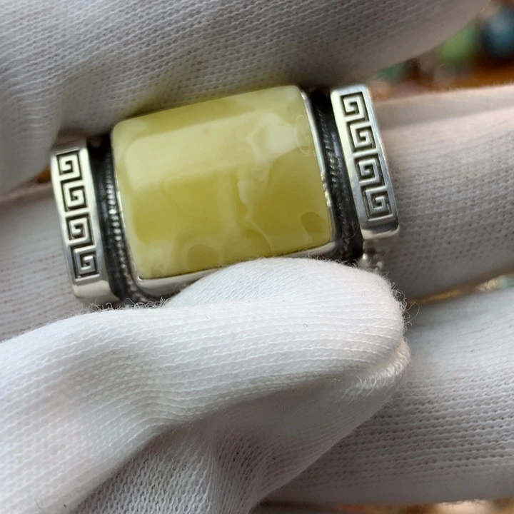 蜜蜡戒指足银镶嵌