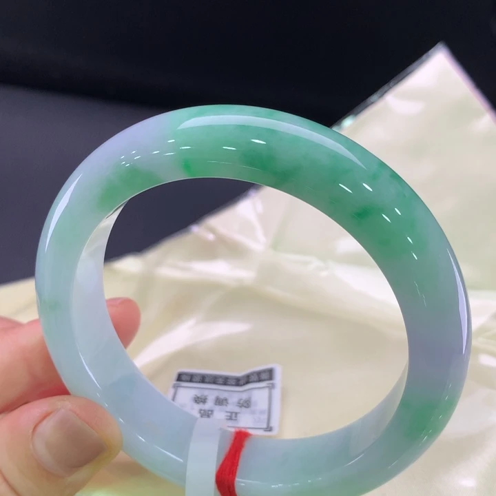 翡翠手镯未镶嵌正圈57-58