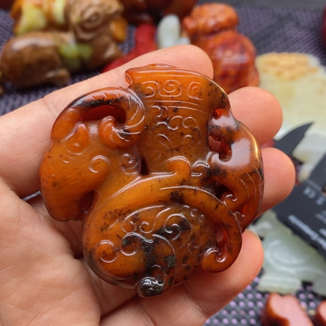 蛇纹石玉颈饰未镶嵌