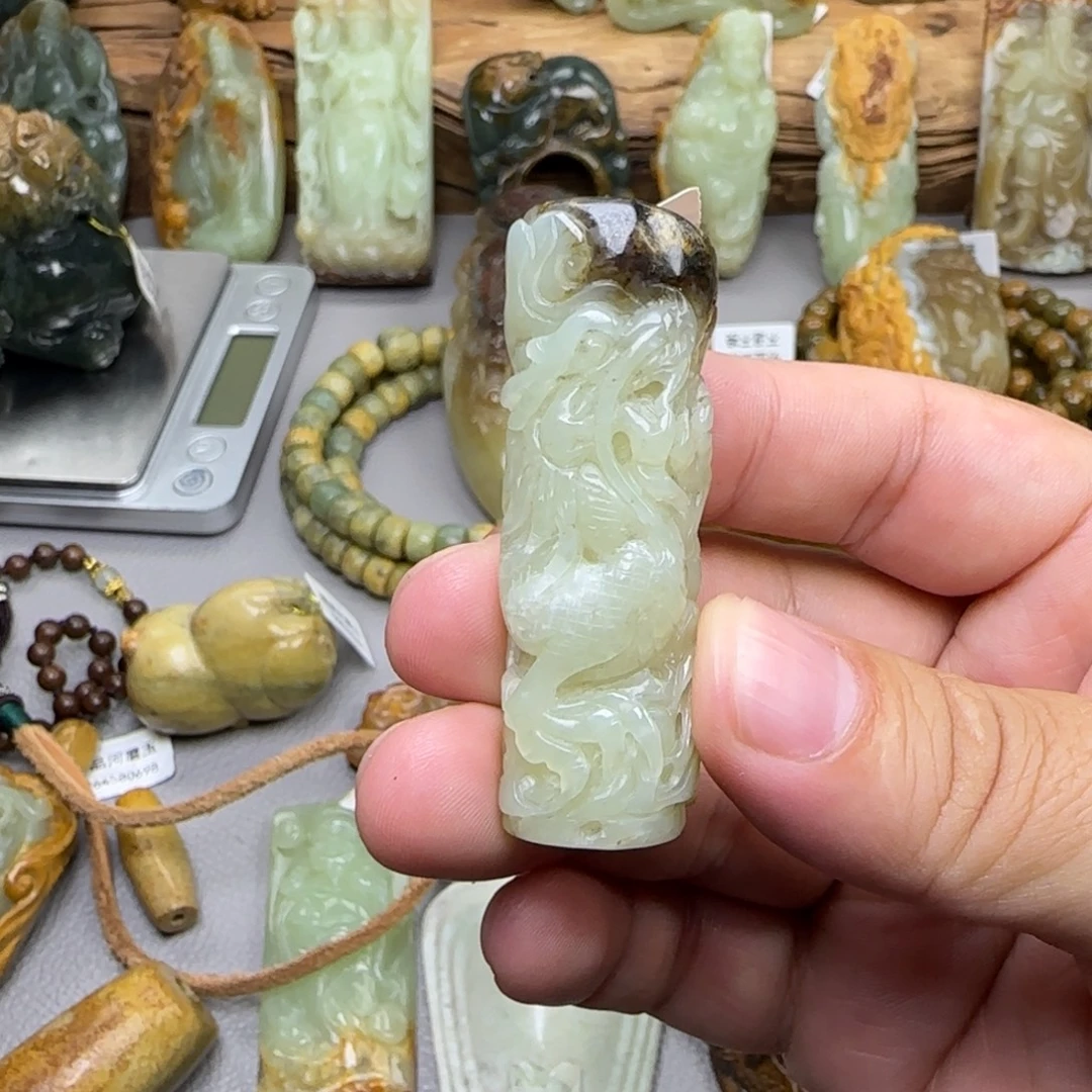 岫岩河磨玉（透闪石质玉）未镶嵌珠宝奇石