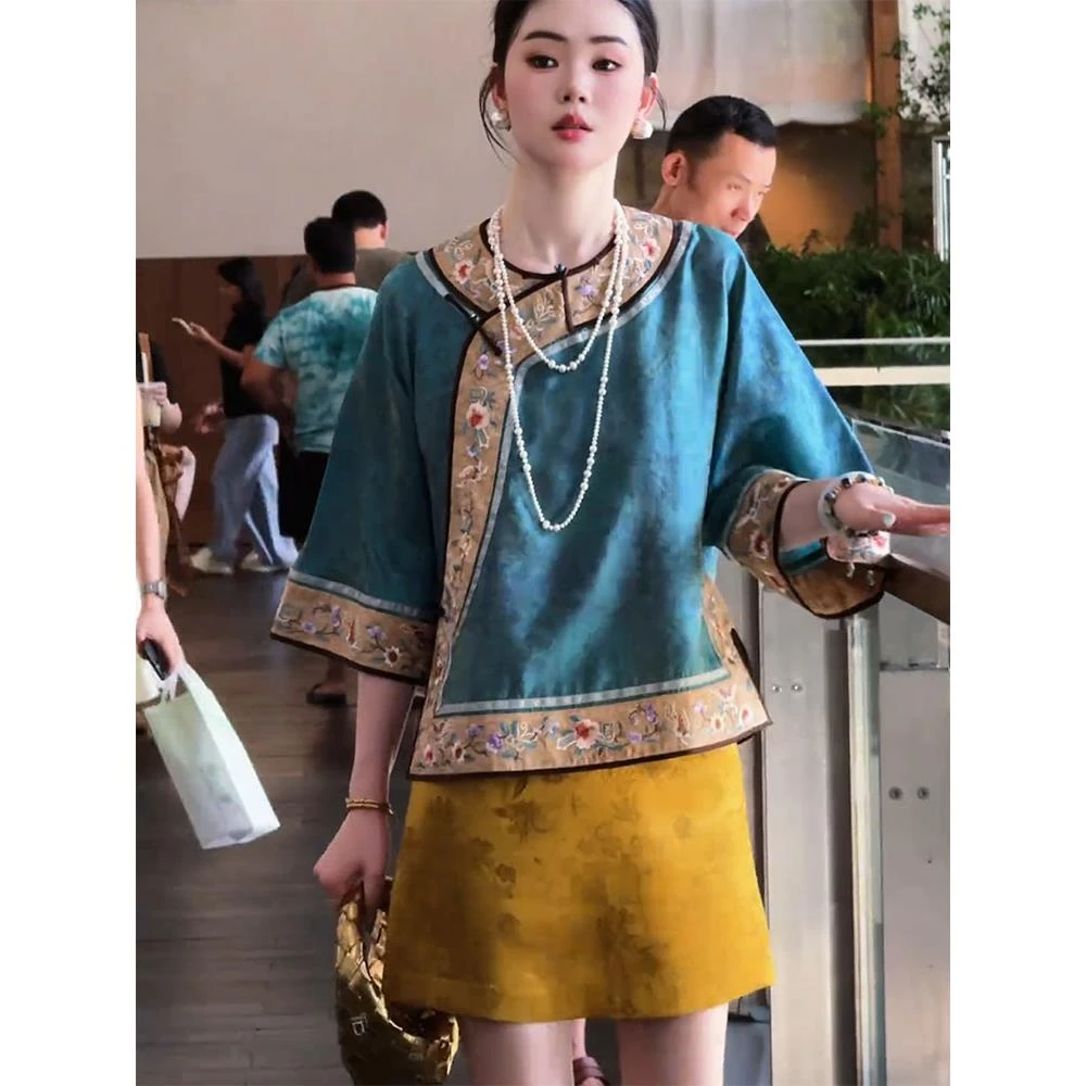 2025年早秋新款新中式国风上衣年轻款复古改良唐装轻奢高级感小衫