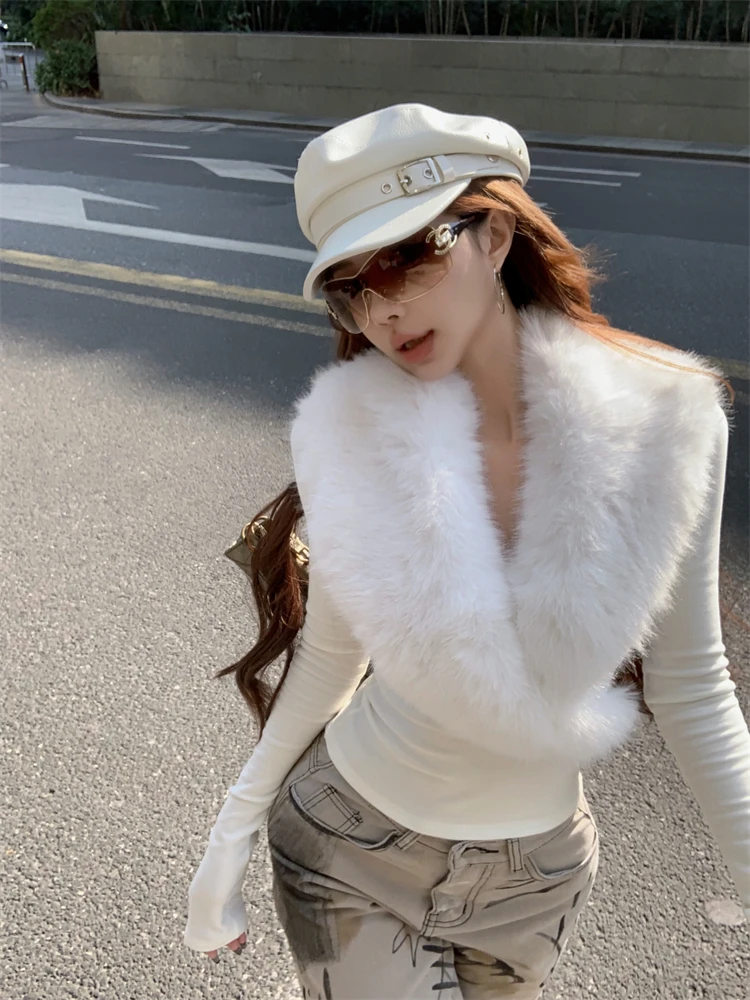 白色毛领长袖修身T恤女冬季高级感收腰显瘦内搭辣妹紧身打底上衣