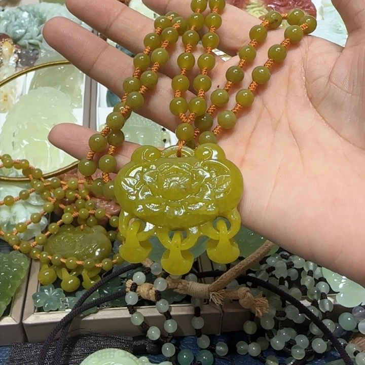 蛇纹石玉未镶嵌吊坠
