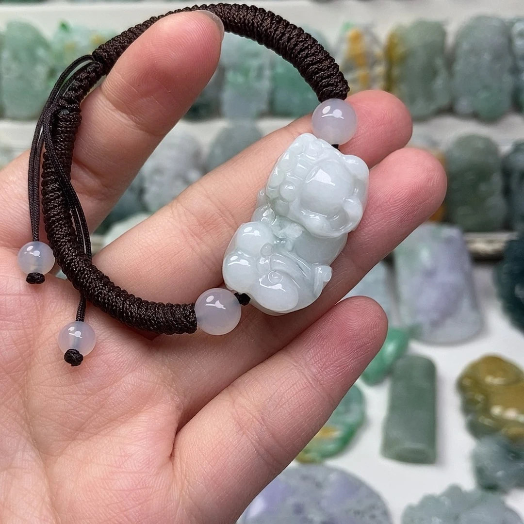 翡翠未镶嵌吊坠(赠链)