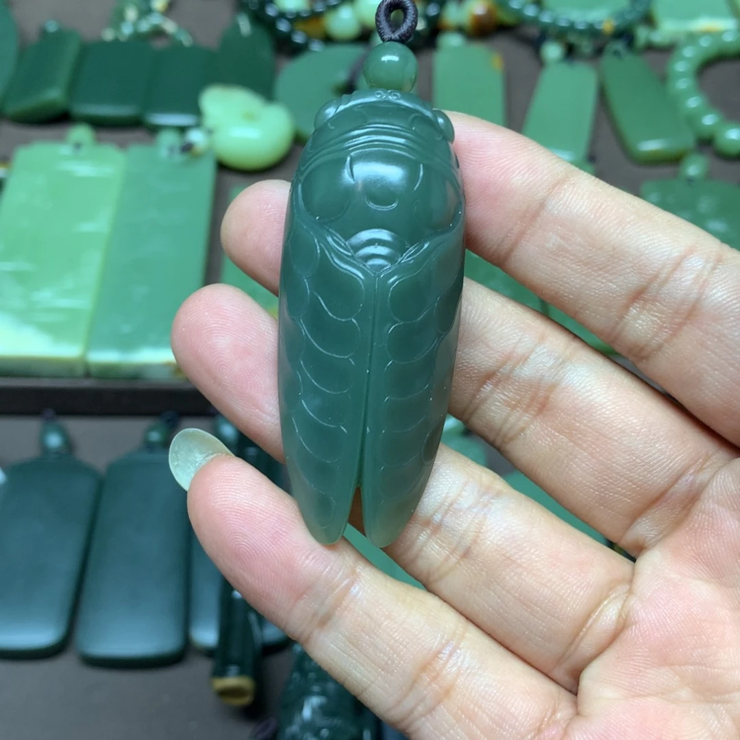 岫岩老玉（透闪石质玉）未镶嵌颈饰蚊*