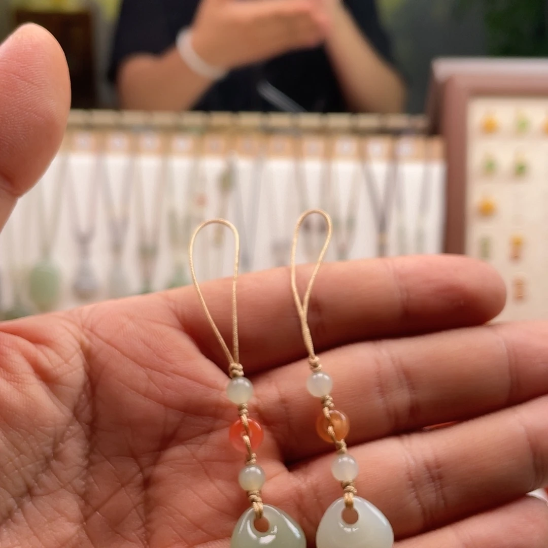 和田玉未镶嵌颈饰发一