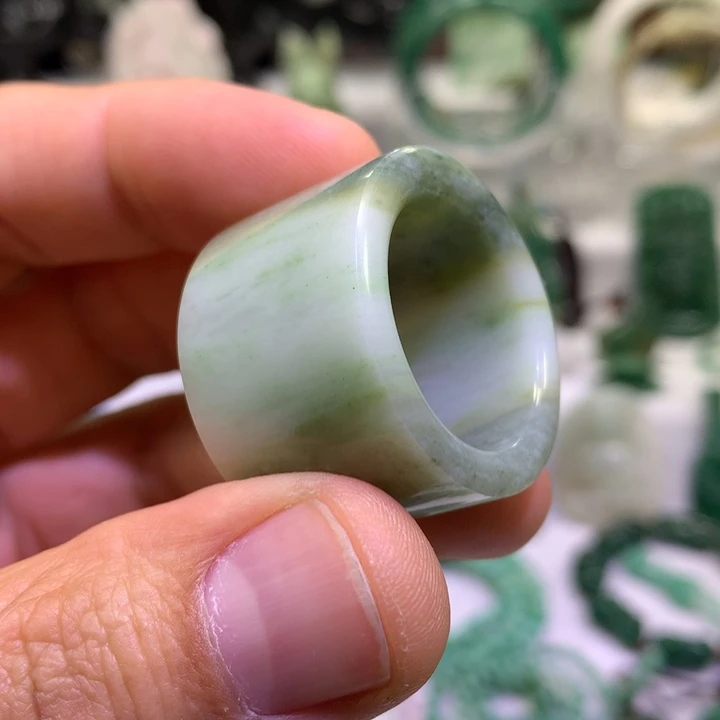 天***平独山玉未镶嵌扳指22.7内径