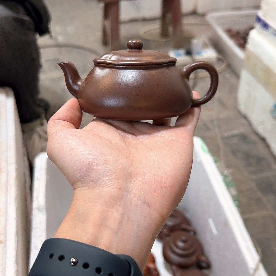 紫砂茶壶海棠。革紫 170cc