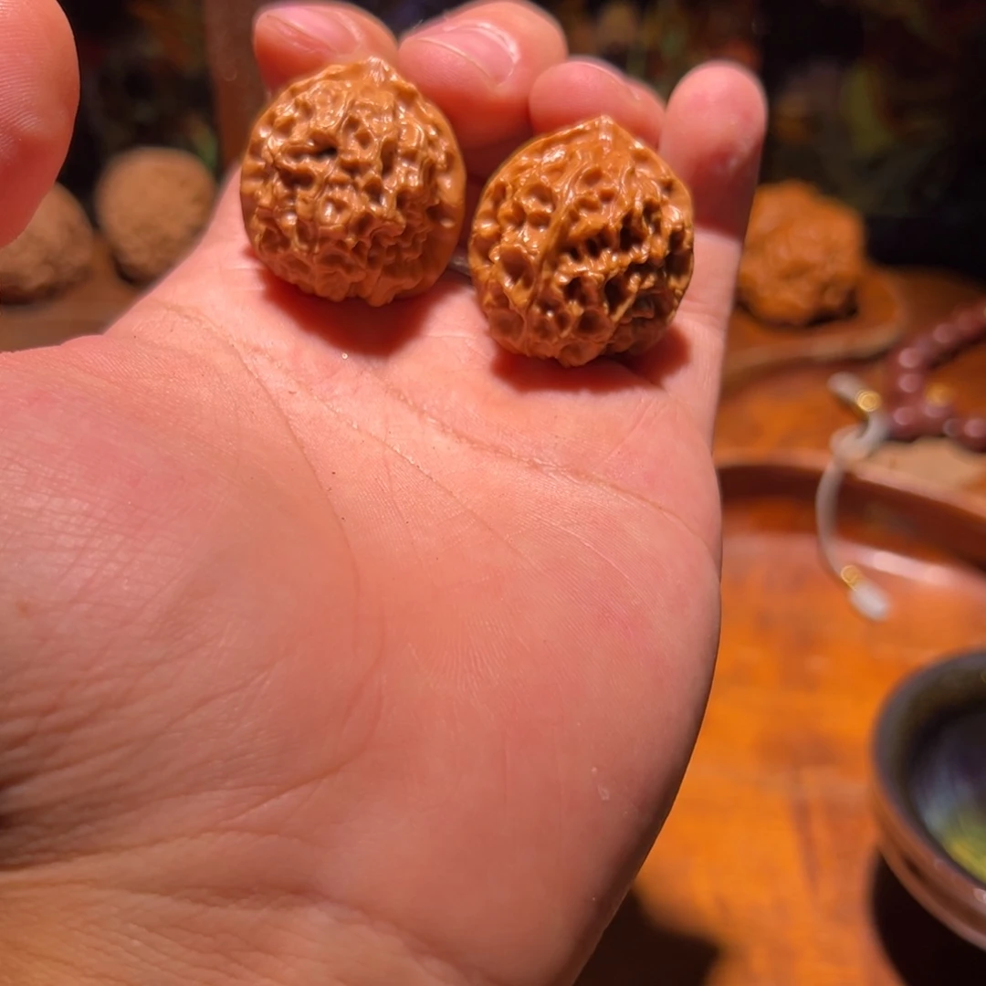 文玩核桃把件35精修打好底的麒麟元宝一对