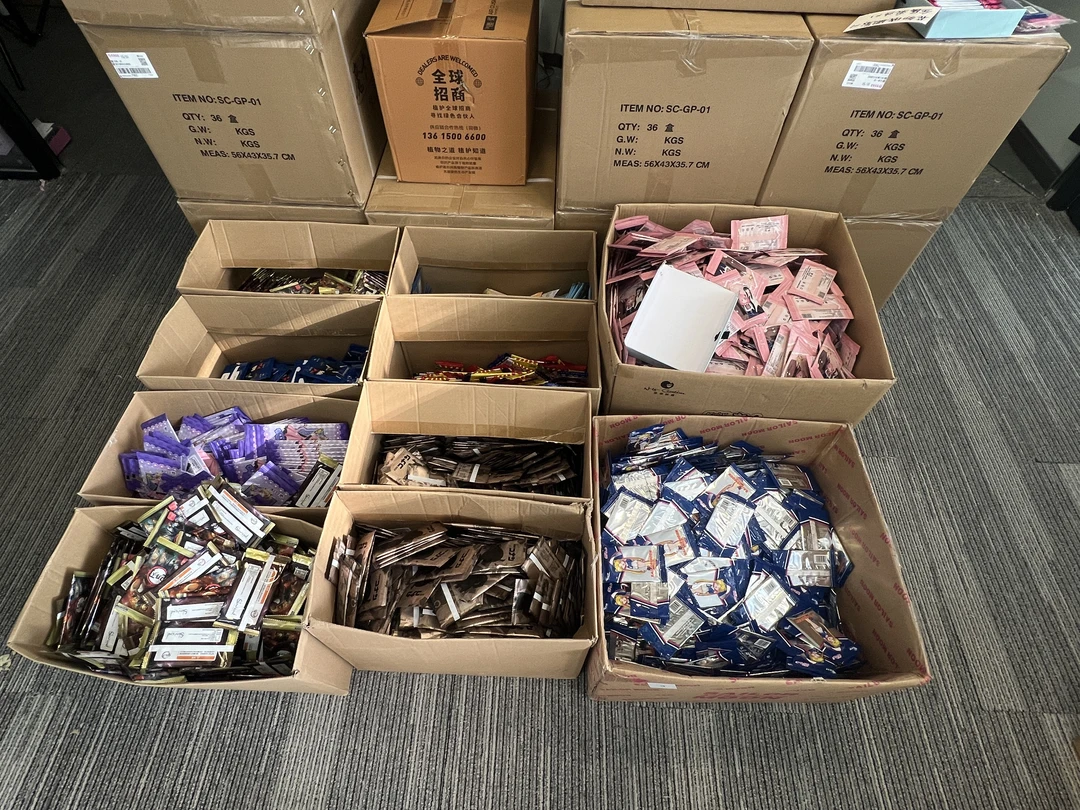 多IP合集 爽歪歪的金铲铲 收藏卡牌盲盒（默认代拆）