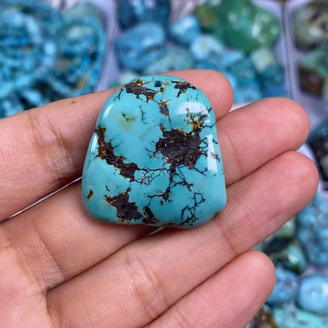 绿松石未镶嵌颈饰