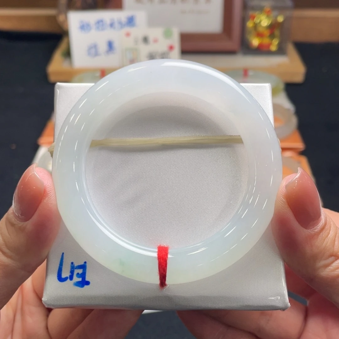 翡翠手镯未镶嵌翡翠53圆条