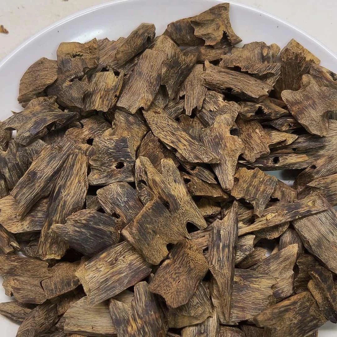 沉香沉香碎屑蓝宝石块料100克