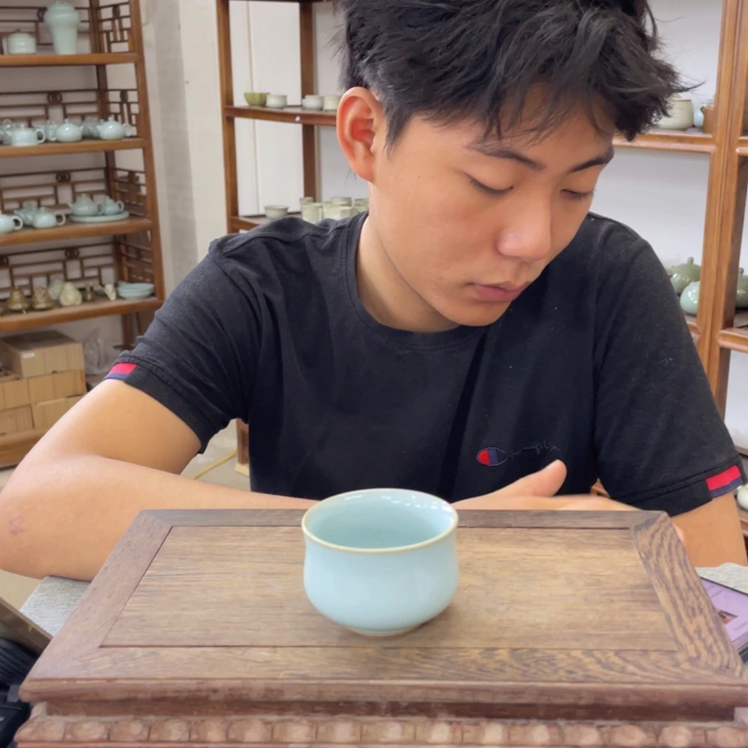 瓷片天青釉玉兰杯