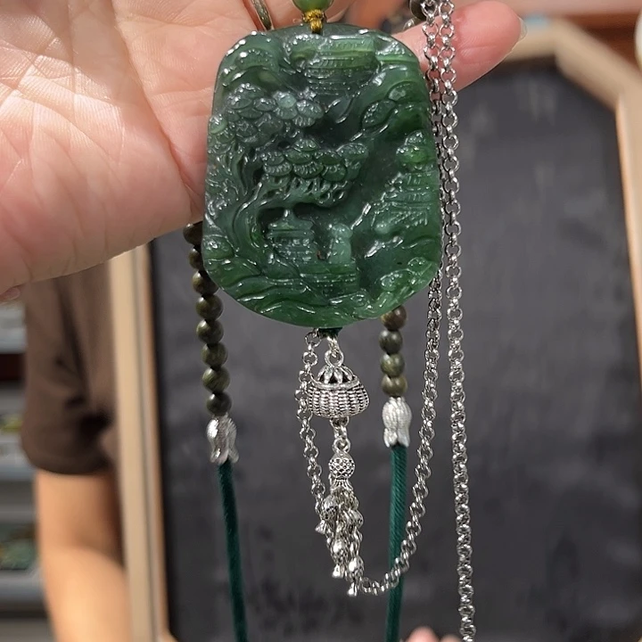 颈饰未镶嵌和田玉（糖玉）