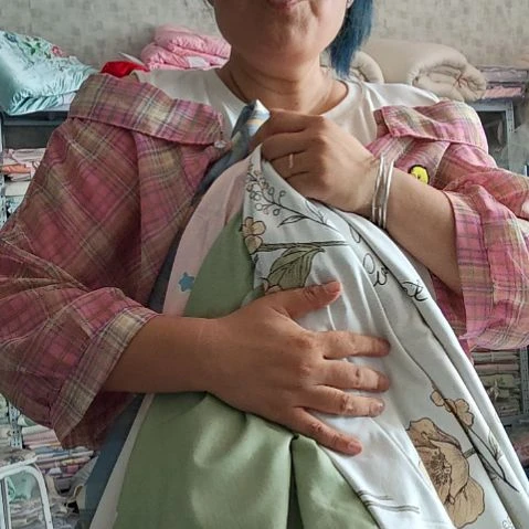 棉棉纯棉1米6乘2米1被套随机。