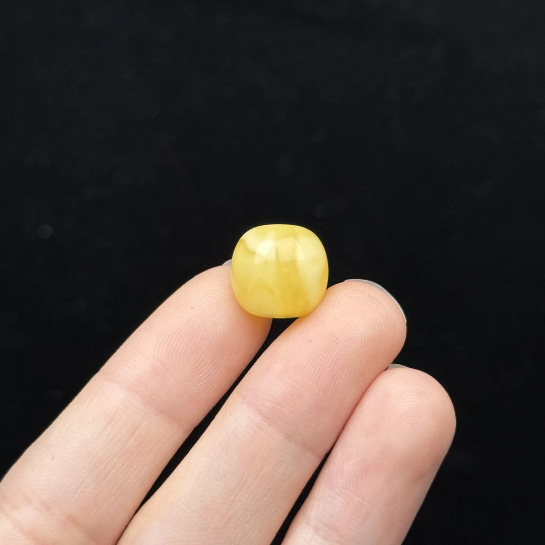 F3162天然原矿蜜蜡 满蜡鸡油黄墩子 12.6*11.8mm支持复检假一罚