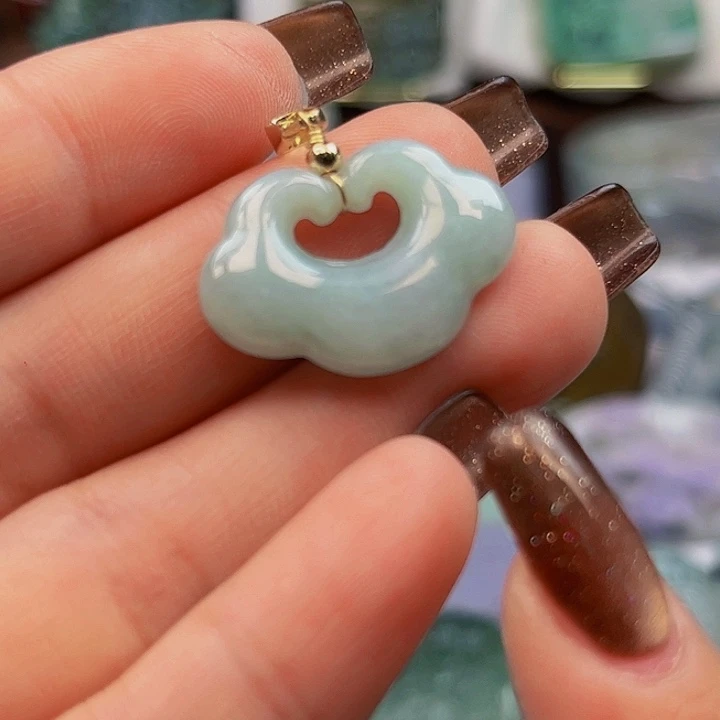 翡翠未镶嵌颈饰挂件