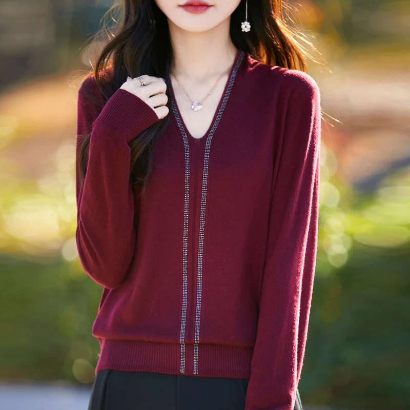 太好看了~春季新款V领竖钻长袖套头针织衫宽松时尚气质减龄女打底