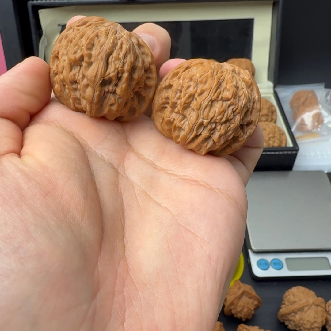 M***J文玩核桃把件磨盘