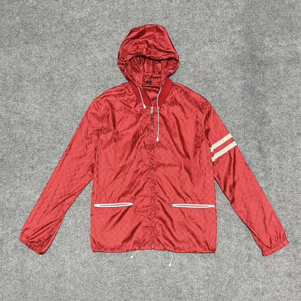 99新 GUCCI/古驰 gucci古驰/红色满印运动冲锋衣/尺码52/准新