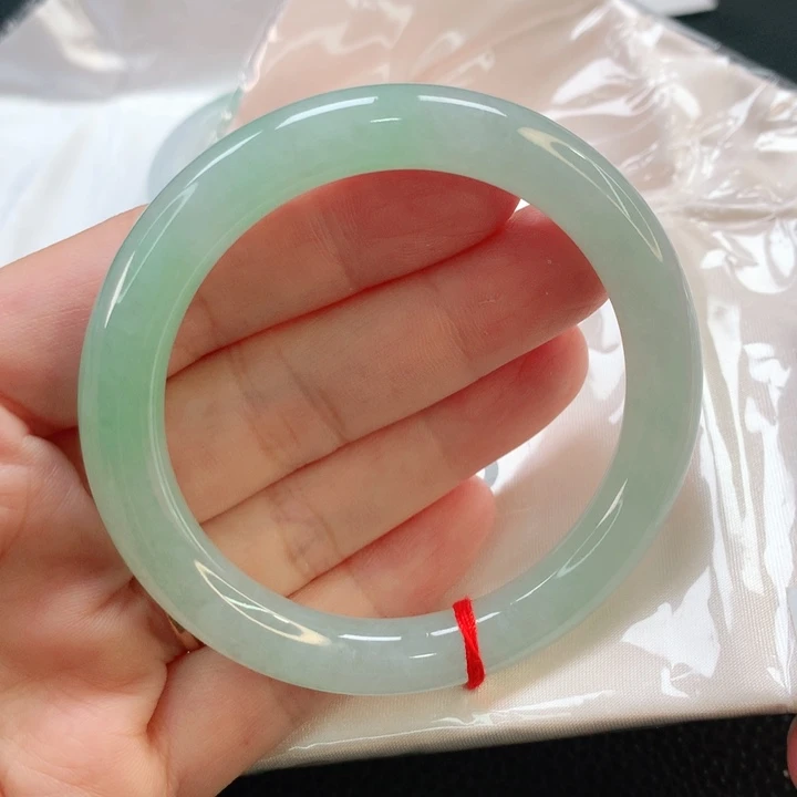 翡翠手镯未镶嵌54圆