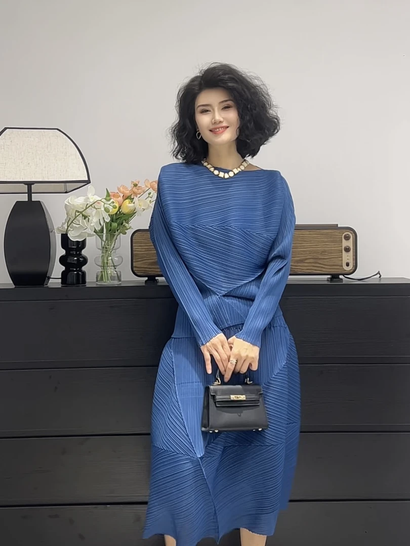 2025春季新款百搭显瘦设计感异形褶皱上衣半身裙套装女