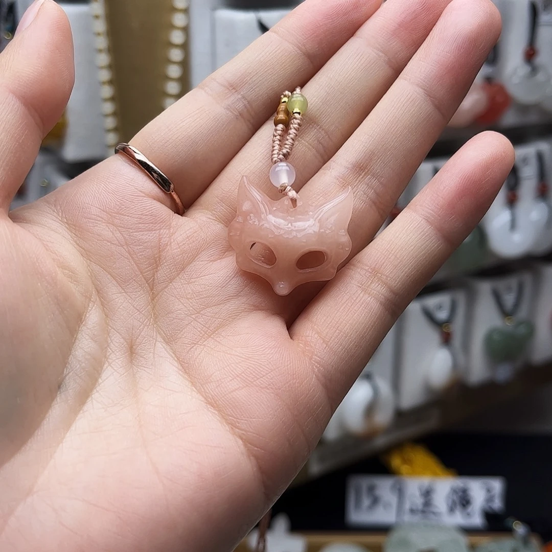 石英质玉未镶嵌颈饰