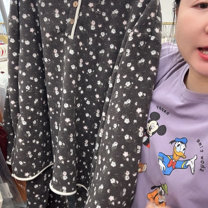 三醋酯纤维灰色颗粒绒大码