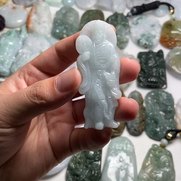 翡翠未镶嵌颈饰济公48