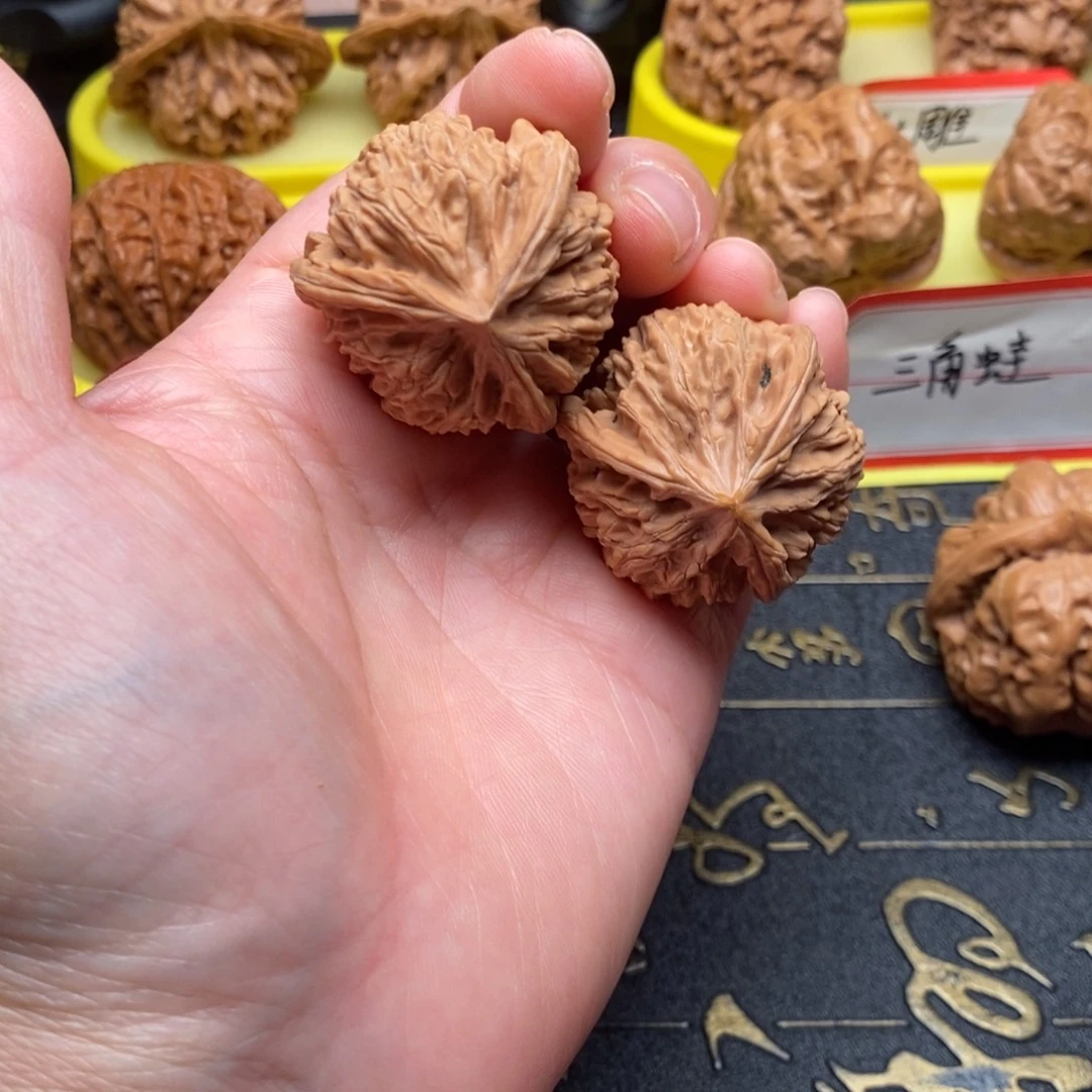 笋***片文玩核桃吊坠三棱