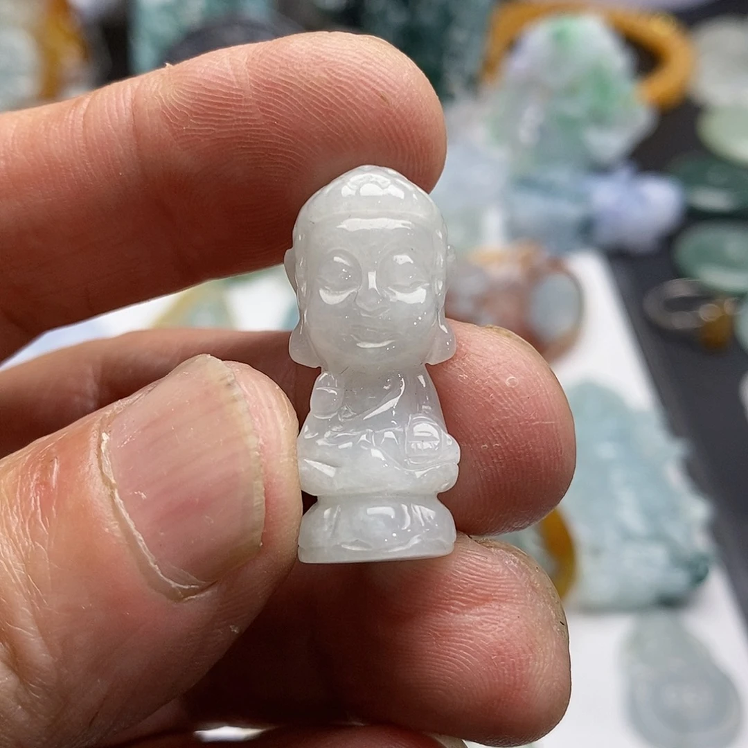 翡翠未镶嵌颈饰宝宝佛