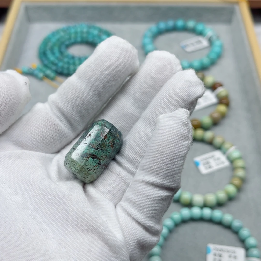 绿松石未镶嵌挂件