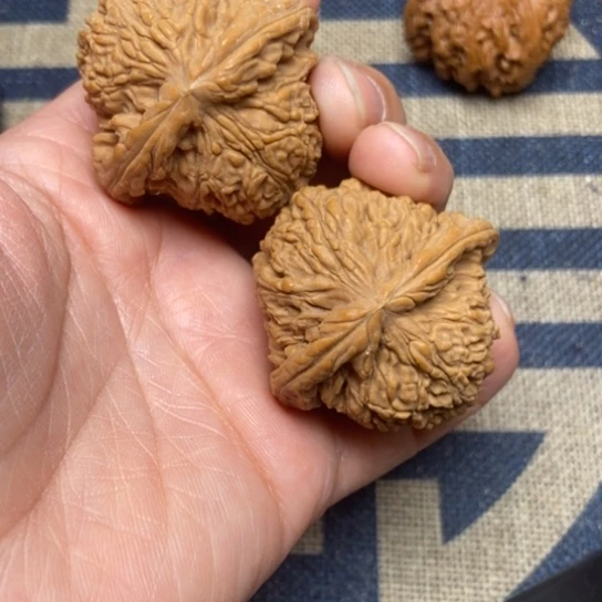 吊坠文玩核桃南疆全品42