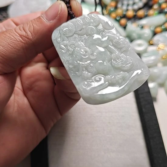 翡翠未镶嵌颈饰天然翡翠吊坠